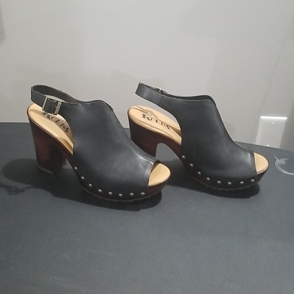 KORKS SANDALS 8.5 BLACK